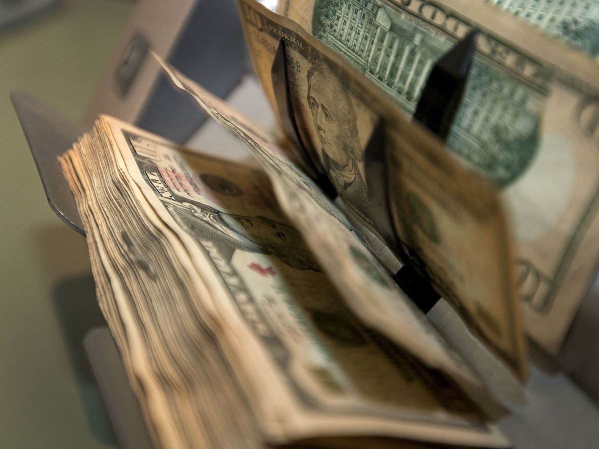 BCRA reduce posición en futuros en Argentina