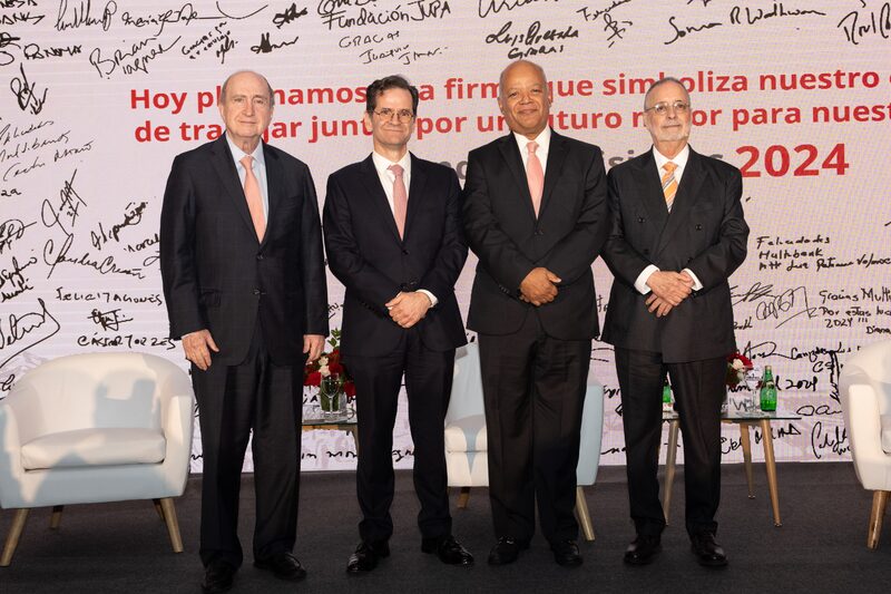 Multibank habilita los foros “Antesala al Futuro” como espacios de diálogo para empresarios Multibank habilita los foros “Antesala al Futuro” como espacios de diálogo para empresarios