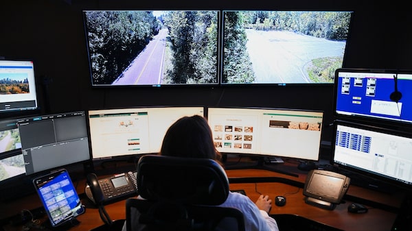 Flujo de migrantes hacia Canadá se desacelera mientras más son devueltos a EE.UU. Flujo de migrantes hacia Canadá se desacelera mientras más son devueltos a EE.UU.