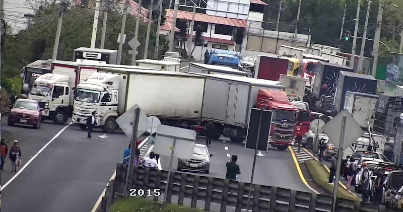 Estas son las vías cerradas en Ecuador hoy tras eliminación del subsidio al diésel. Estas son las vías cerradas en Ecuador hoy tras eliminación del subsidio al diésel.