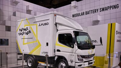 Toyota e Daimler selam acordo de fusão das unidades de caminhões até 2026 Toyota e Daimler selam acordo de fusão das unidades de caminhões até 2026