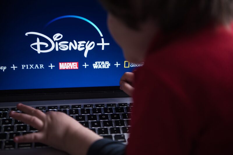 Grande surpresa foram as novas assinaturas do Disney+, que chegaram a 11,8 milhões, acima dos 8,17 milhões que Wall Street havia projetado Grande surpresa foram as novas assinaturas do Disney+, que chegaram a 11,8 milhões, acima dos 8,17 milhões que Wall Street havia projetado