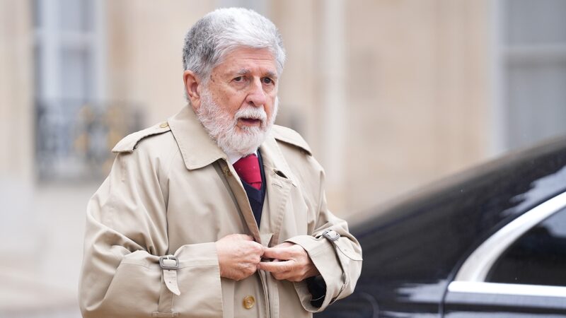 Investigação comercial dos EUA força negociar ‘sob mira de revólver’, diz Celso Amorim Investigação comercial dos EUA força negociar ‘sob mira de revólver’, diz Celso Amorim