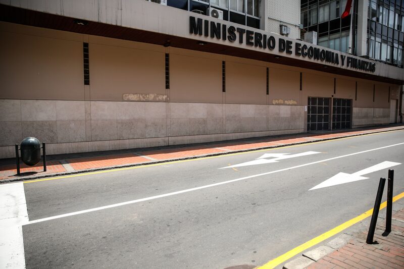 Funcionarios del MEF no respondieron de inmediato a las solicitudes de comentarios. Funcionarios del MEF no respondieron de inmediato a las solicitudes de comentarios.