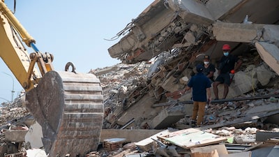 Falta de combustible paraliza excavadoras y retrasa rescates tras los terremotos en Venezuela Falta de combustible paraliza excavadoras y retrasa rescates tras los terremotos en Venezuela