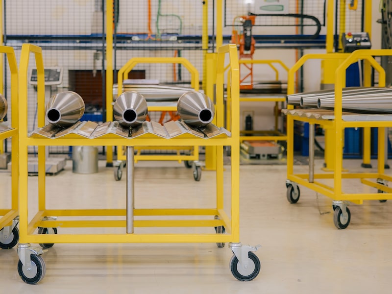 A linha de produção de munições de grande calibre da ZVS em Dubnica nad Vahom, Eslováquia, em 11 de março.
Fotografia: Michaela Nagyidaiová/Bloomberg A linha de produção de munições de grande calibre da ZVS em Dubnica nad Vahom, Eslováquia, em 11 de março.
Fotografia: Michaela Nagyidaiová/Bloomberg