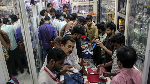 Agotada en la India, pánico en Londres: cómo se desplomó el mercado de la plata Agotada en la India, pánico en Londres: cómo se desplomó el mercado de la plata