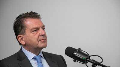 Hay que ser paranoicos: Emilio Romano, líder de los bancos en México Hay que ser paranoicos: Emilio Romano, líder de los bancos en México