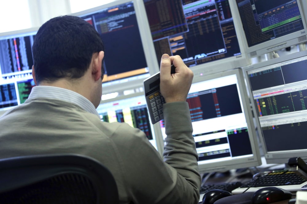 Un operador monitorea el desempeño de acciones en el Nasdaq, donde Processa Pharmaceuticals se disparó más de 160% tras anunciar avances clínicos en su tratamiento experimental contra el cáncer. Un operador monitorea el desempeño de acciones en el Nasdaq, donde Processa Pharmaceuticals se disparó más de 160% tras anunciar avances clínicos en su tratamiento experimental contra el cáncer.