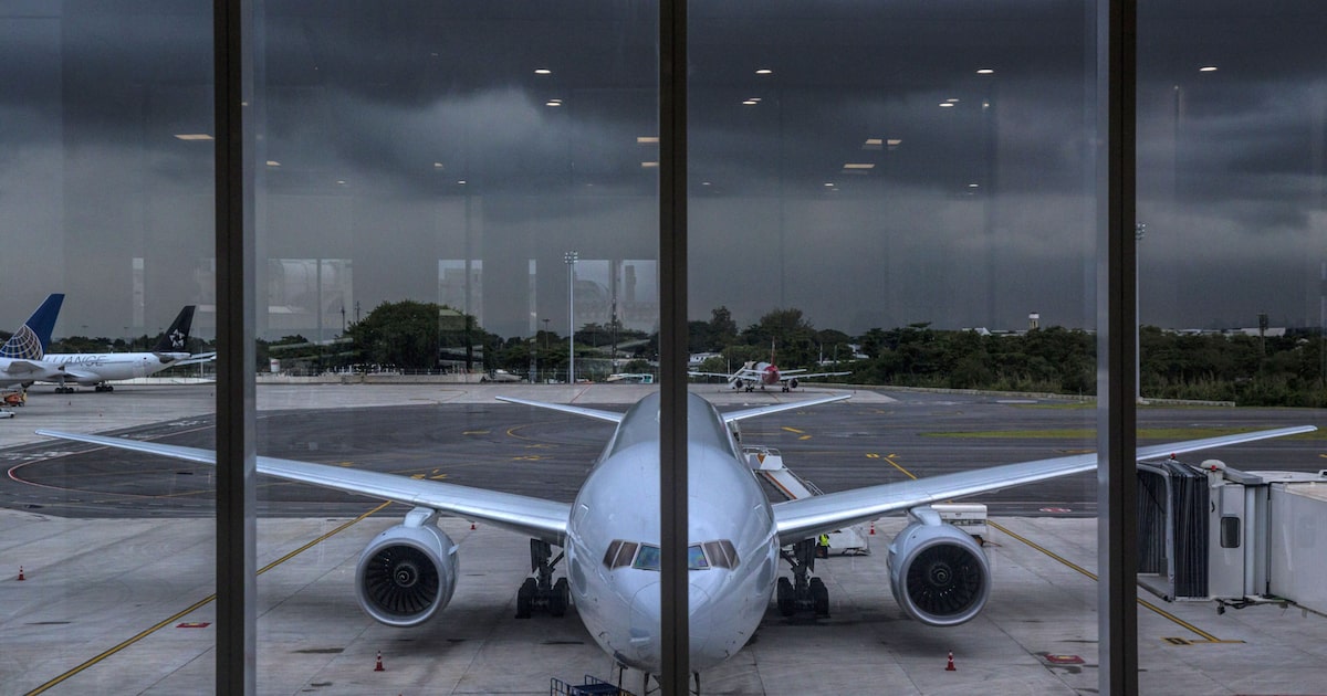 Aumento de tarifas aéreas en Brasil supera el 30% en 2024
