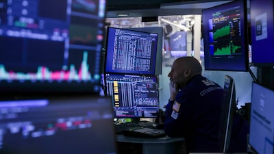 Giro histórico: los flujos hacia acciones de EE.UU. superan a los de bonos Giro histórico: los flujos hacia acciones de EE.UU. superan a los de bonos
