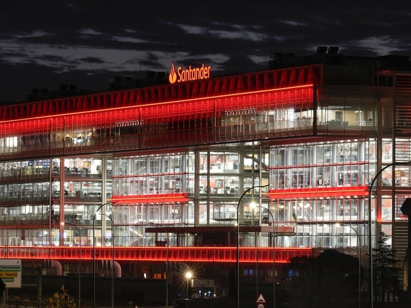 A Banco Santander SA office building in Madrid. Photographer: Paul Hanna/Bloomberg A Banco Santander SA office building in Madrid. Photographer: Paul Hanna/Bloomberg