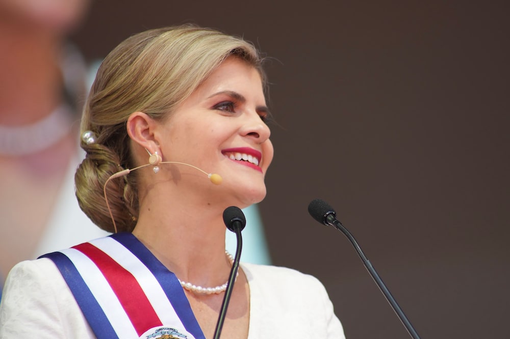 Laura Fernández ha sido investida como presidenta de Costa Rica, tras el acto del traspaso de mando presidencial en el Estadio Nacional, el 8 de mayo de 2026. Laura Fernández ha sido investida como presidenta de Costa Rica, tras el acto del traspaso de mando presidencial en el Estadio Nacional, el 8 de mayo de 2026.