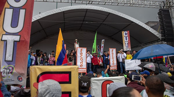 Así quedaría el aumento del salario mínimo 2026 si sube el 7% o el 16% Así quedaría el aumento del salario mínimo 2026 si sube el 7% o el 16%