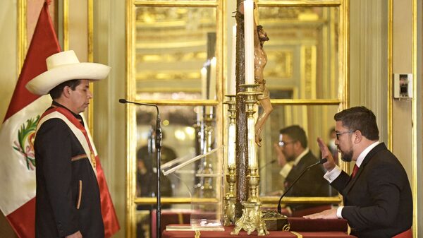 Pedro Castillo, presidente de Perú, ya enfrenta seis investigaciones judiciales Pedro Castillo, presidente de Perú, ya enfrenta seis investigaciones judiciales