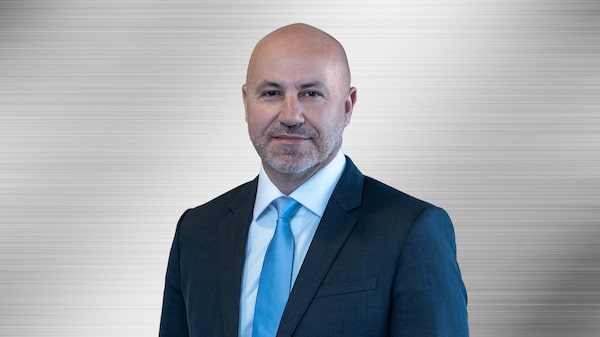 Stellantis descarta el cierre de sus fábricas de Fiat y Peugeot en Argentina y anuncia su nueva planta de motores Stellantis descarta el cierre de sus fábricas de Fiat y Peugeot en Argentina y anuncia su nueva planta de motores