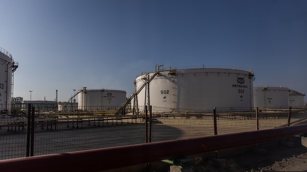 Petróleo de la reserva de EE.UU. llega a Perú mientras la guerra reconfigura flujos globales Petróleo de la reserva de EE.UU. llega a Perú mientras la guerra reconfigura flujos globales