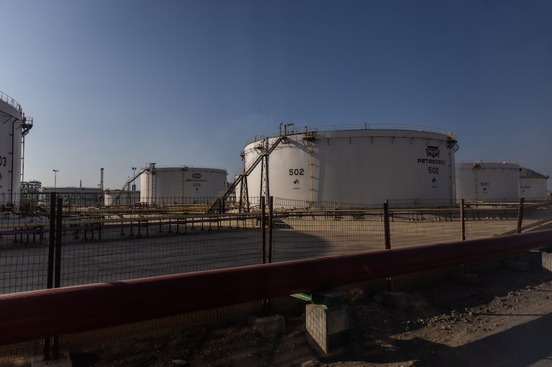 Una refinería de Petroperú en Piura, Perú. Fotógrafo: Sebastian Castaneda/Bloomberg. Una refinería de Petroperú en Piura, Perú. Fotógrafo: Sebastian Castaneda/Bloomberg.