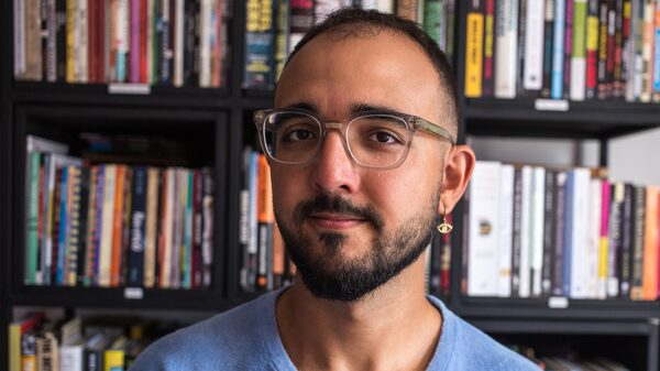 Do TikTok a fenômeno brasileiro: como este escritor tornou a leitura pop entre a Gen Z Do TikTok a fenômeno brasileiro: como este escritor tornou a leitura pop entre a Gen Z