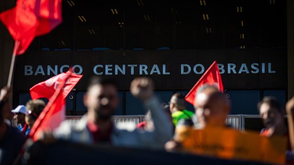 Banco Central de Brasil retrasa informe económico clave por protestas Banco Central de Brasil retrasa informe económico clave por protestas