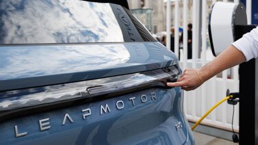 Las acciones de fabricantes chinos de VE suben ante el plan de la UE para precios mínimos Las acciones de fabricantes chinos de VE suben ante el plan de la UE para precios mínimos