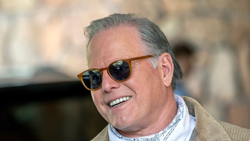 CEO da Warner pode se tornar bilionário com a venda de US$ 72 bi para a Netflix CEO da Warner pode se tornar bilionário com a venda de US$ 72 bi para a Netflix