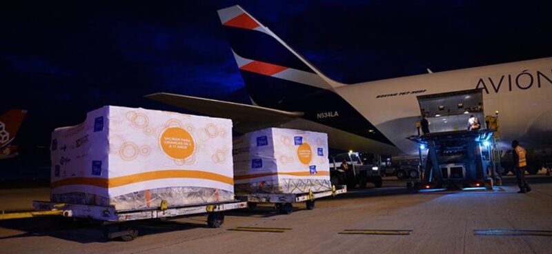 Carga com as primeiras doses pediátricas de vacina contra covid chegou em voo da Latam Cargo em Viracopos (SP) Carga com as primeiras doses pediátricas de vacina contra covid chegou em voo da Latam Cargo em Viracopos (SP)