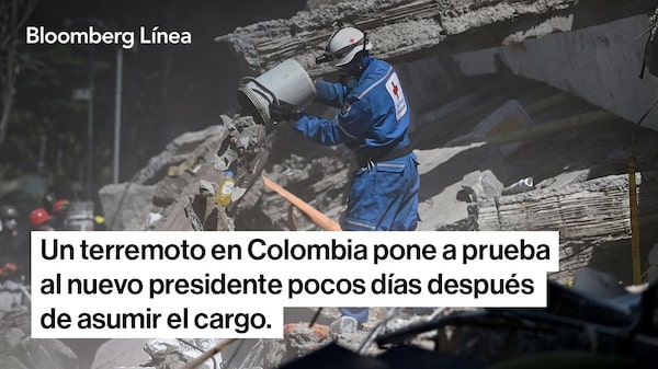 Un terremoto en Colombia pone a prueba al nuevo presidente pocos días después de asumir el cargo. Un terremoto en Colombia pone a prueba al nuevo presidente pocos días después de asumir el cargo.