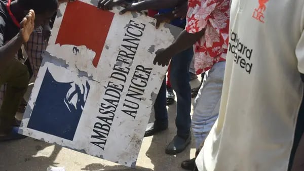 Apuesta de Macron por Níger cae y con ella su estrategia para Áfricadfd