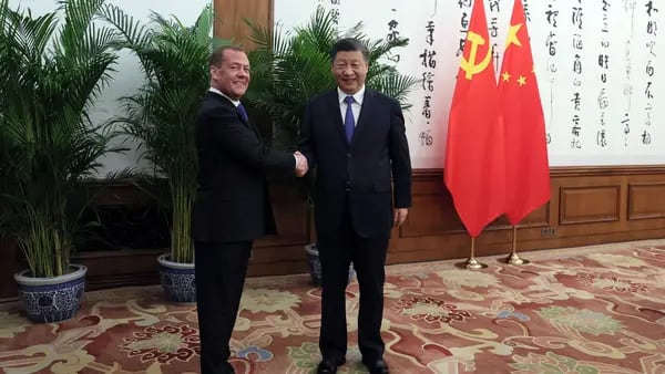 Xi dice a Medvedev, de Rusia, que China querría ver conversaciones sobre Ucraniadfd