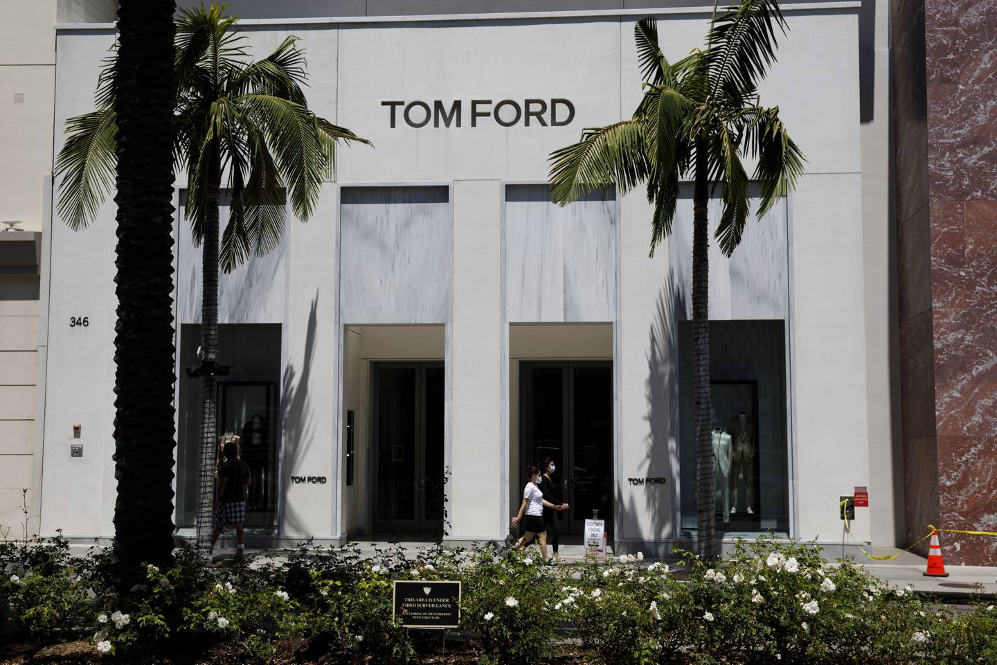 Tom Ford começou como marca de vestuário, mas atualmente licencia óculos, itens de beleza e acessórios
