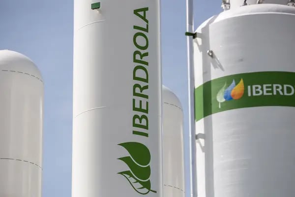 AMLO dijo que la transacción por US$6.000 millones con Iberdrola será una “nueva nacionalización” de la industria eléctrica.