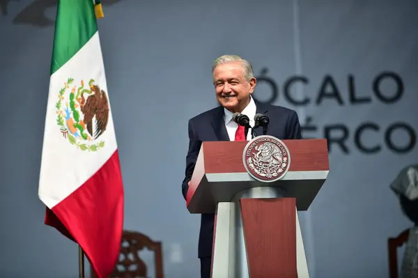 Andrés Manuel López Obrador, en un discurso en el Zócalo de la Ciudad de México el 1 de diciembre. (Cortesía: Gobierno de México)