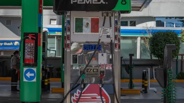 Pemex Gasoline Imports Hit Year-to-Date High in April dfd
