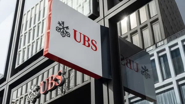 El presidente de UBS ve un 2024 difícil después de realizar recortes “fáciles”dfd