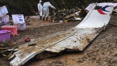 Expertos de EE.UU. viajan a China para investigar accidente de Boeing 737dfd