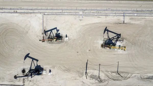 Petróleo vuelve a subir por encima de US$85 con posibles recortes de la OPEP+dfd