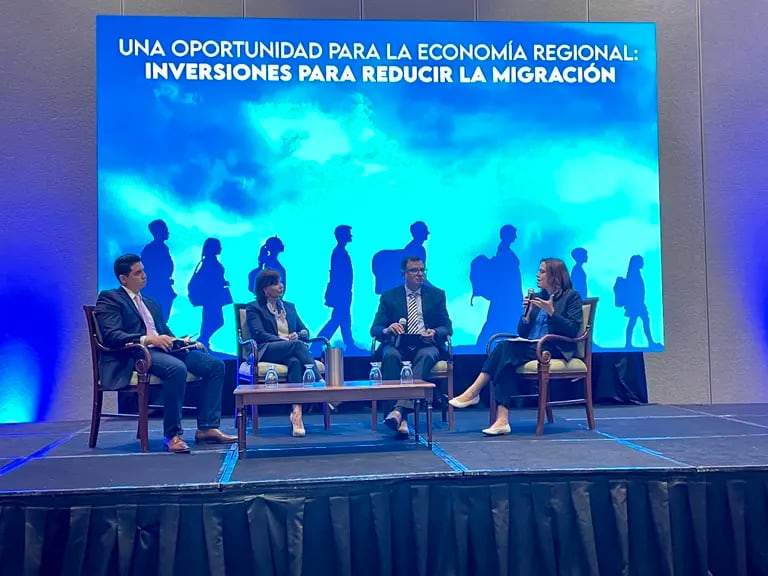 Representantes del sector privado de Guatemala, Honduras y El Salvador discutieron sobre las oportunidades que ofrece el nearshoring a la región centroamericana.dfd