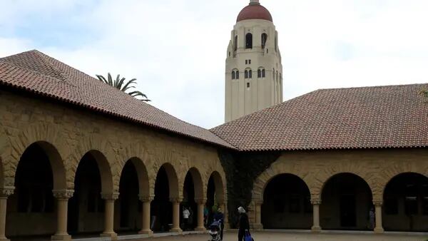 Exalumnos y estudiantes critican a Stanford por su respuesta a Hamásdfd