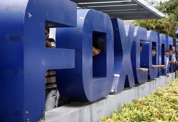 China inquieta a las firmas extranjeras con detenciones e inspecciones a Foxconn