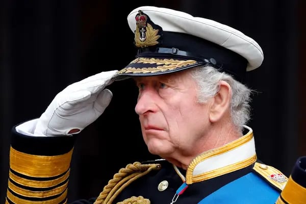 El Rey Carlos III asiste al funeral de la Reina Isabel II, en Windsor.  Fotógrafo: Max Mumby/Indigo/Getty Images