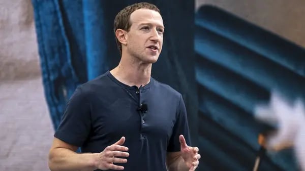 Zuckerberg pide paciencia mientras esfuerzos de Meta por la IA asusta a inversoresdfd