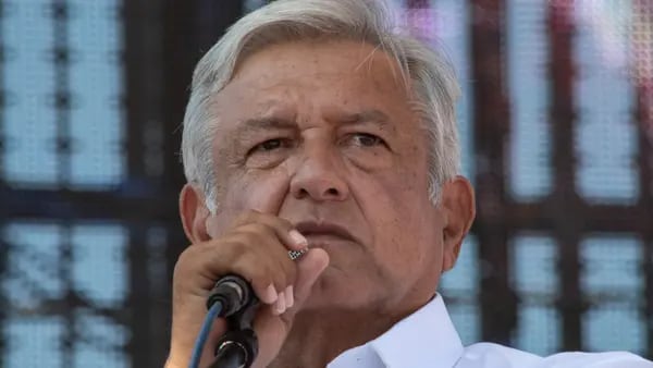 Con AMLO, la democracia en México se desmorona desde dentrodfd