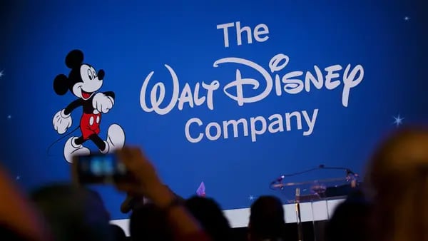 Apple compra Disney e Netflix? Caixa de US$ 165 bi cria onda de especulaçõesdfd