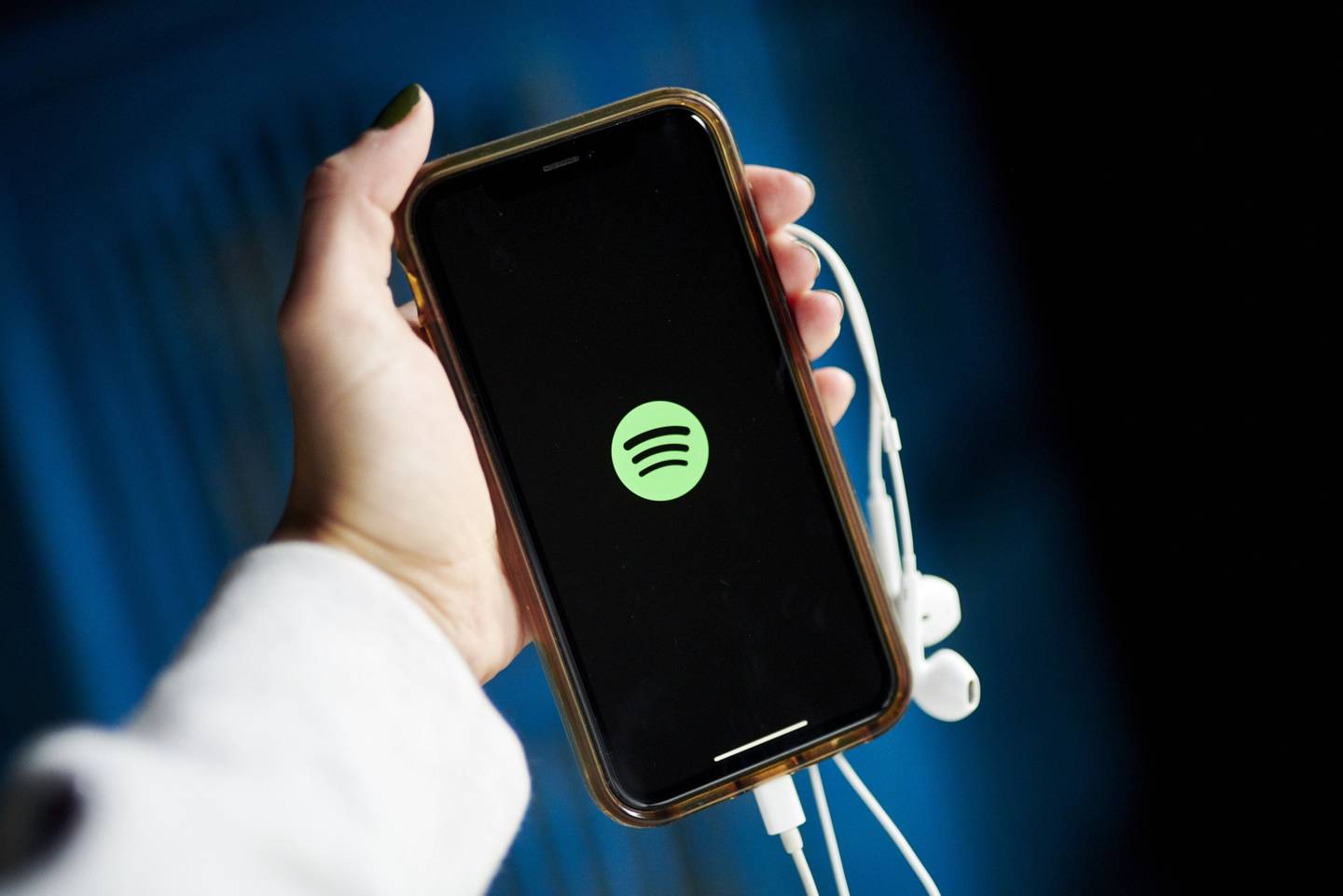 El logotipo de Spotify se muestra en un teléfono inteligente en una fotografía arreglada tomada en Little Falls, Nueva Jersey, EE. UU., el miércoles 7 de octubre de 2020.