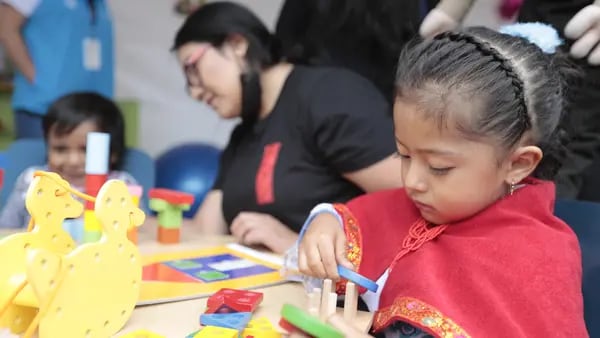 Ecuador busca reducir la desnutrición infantil con bono de US$ 50 para madresdfd