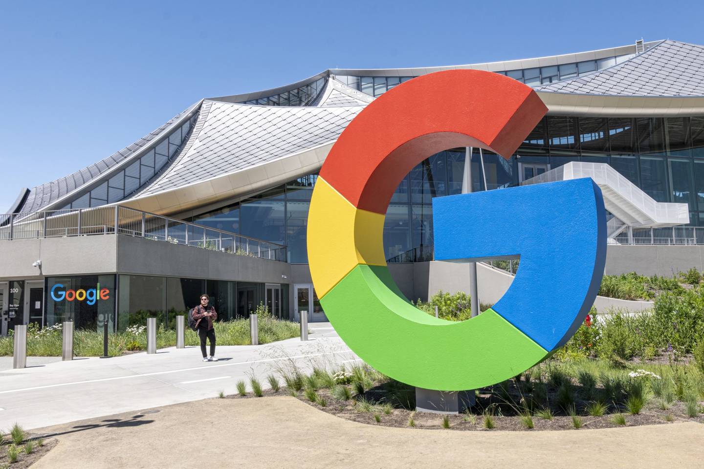El logo de Google en su campus de Mountain View