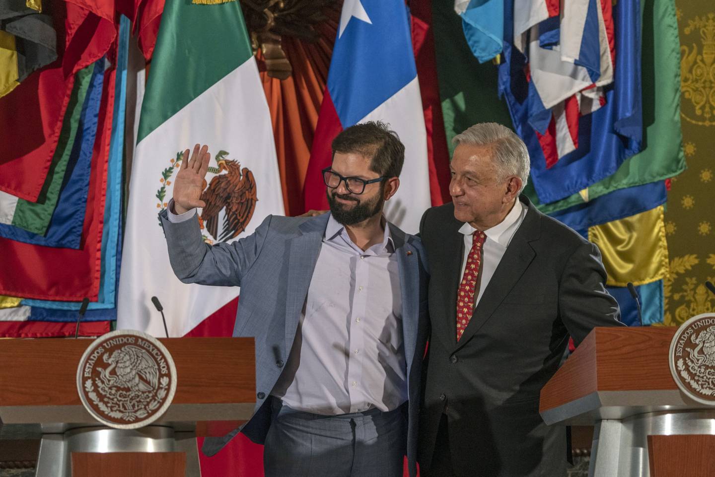 El presidente de Chile, Gabriel Boric, posa junto al presidente de México, Andrés Manuel López Obrador, durante una visita oficial a tierras mexicanas en noviembre de 2022.