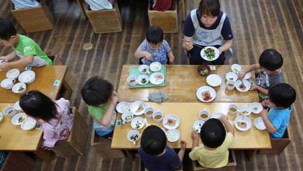 Japón impulsa planes para aumentar la natalidad antes del 2030dfd