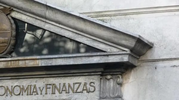 MEF de Uruguay dice que no habrá aumento de gasto en próxima Rendición de Cuentasdfd
